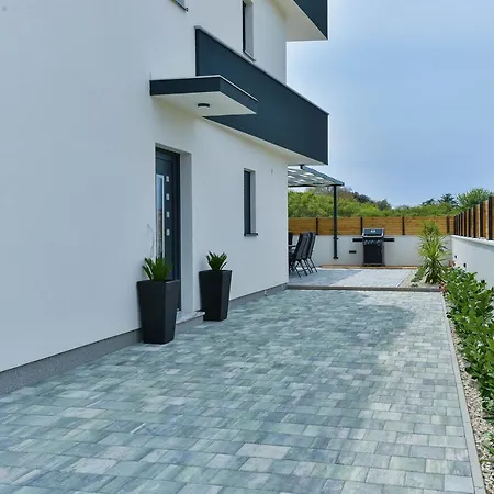 Villa Jomani With Heated Pool *