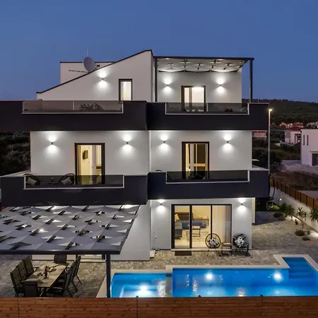 Jomani With Heated Pool *