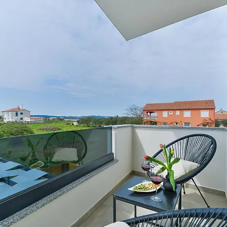 Villa Jomani With Heated Pool *
