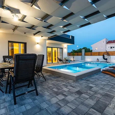 Villa Jomani With Heated Pool Bibinje