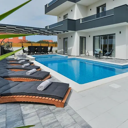 Villa Jomani With Heated Pool Bibinje
